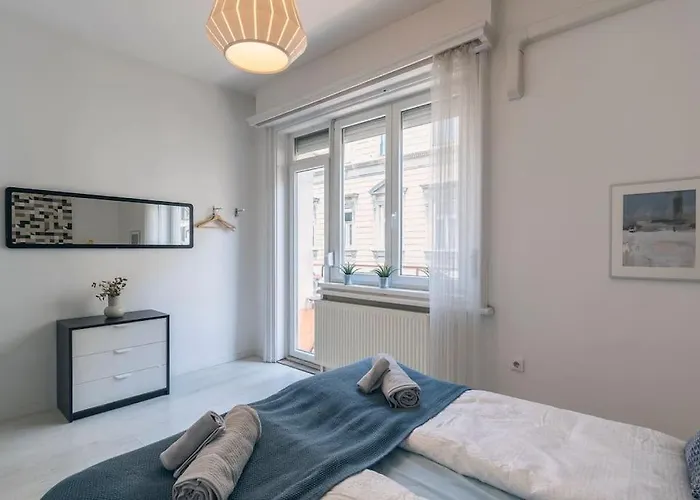 아파트 Center Apartment, Style, Location, Ac, Balcony *