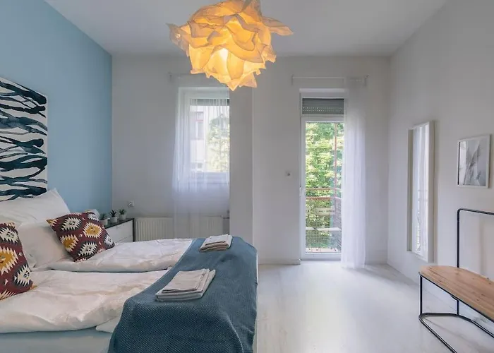 아파트 Center Apartment, Style, Location, Ac, Balcony