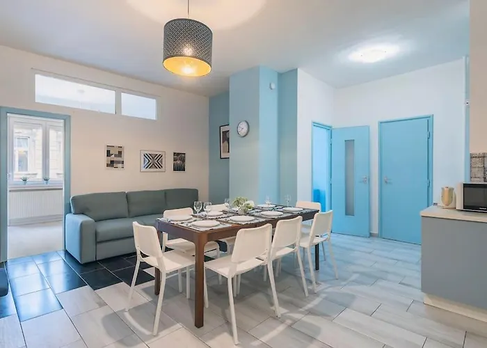 Center Apartment, Style, Location, Ac, Balcony