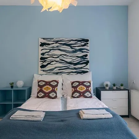 Center Apartment, Style, Location, Ac, Balcony アパート *